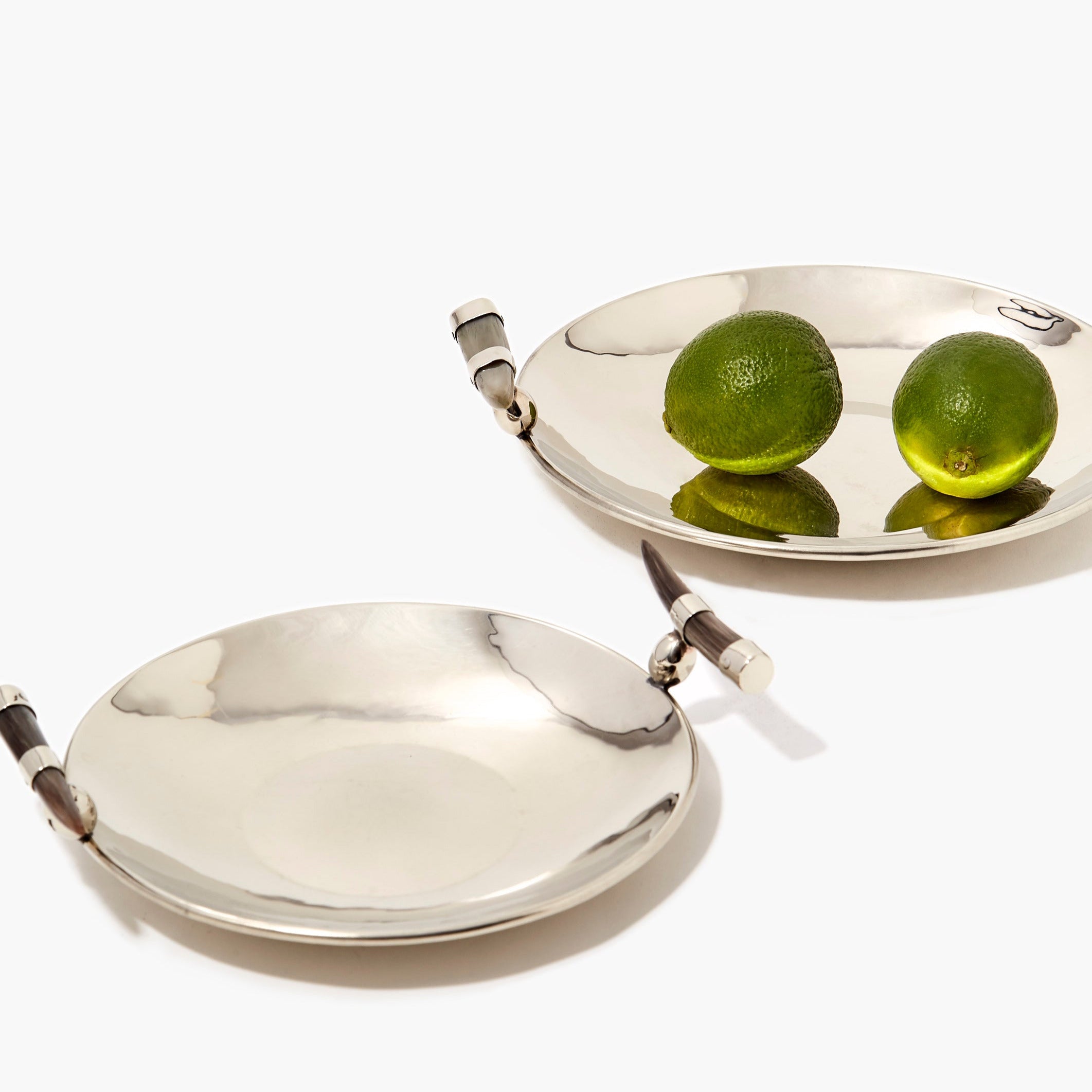 AireDelSur <br> Cerro Round Tray Horn