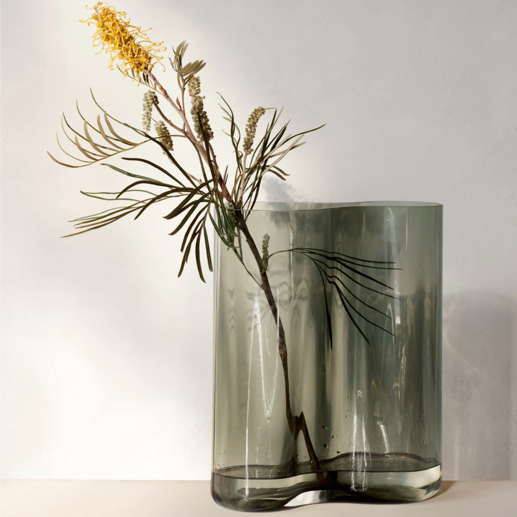 Gabriel Tan <br> Aer Vase