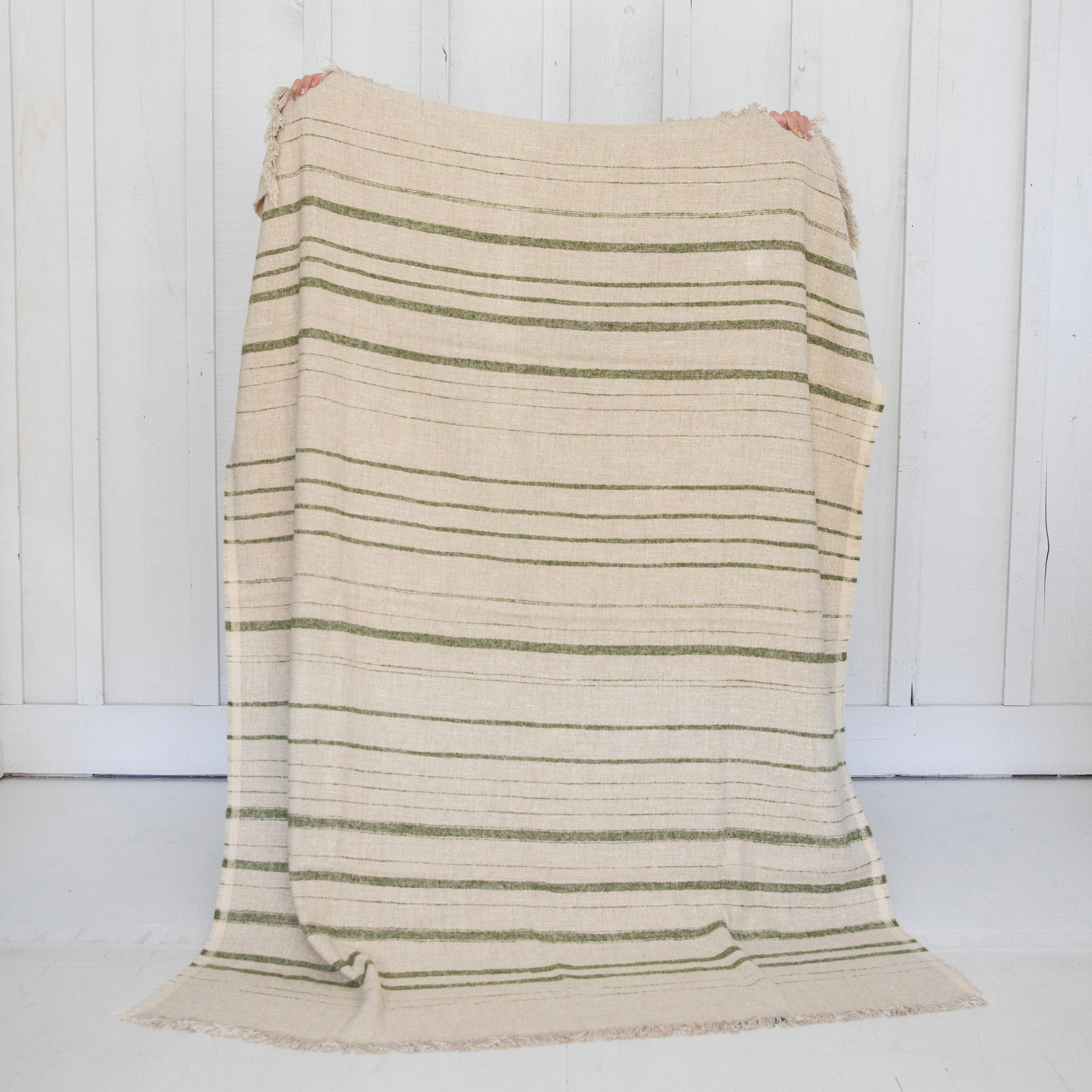 Nate Throw <br> Natural & Green