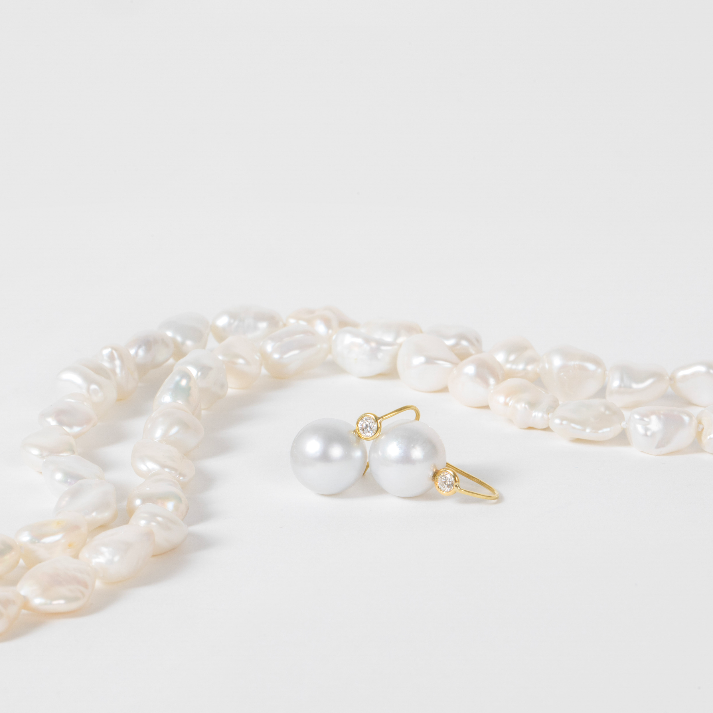 Jill Blake<br> White Freshwater Pearls, 9mm