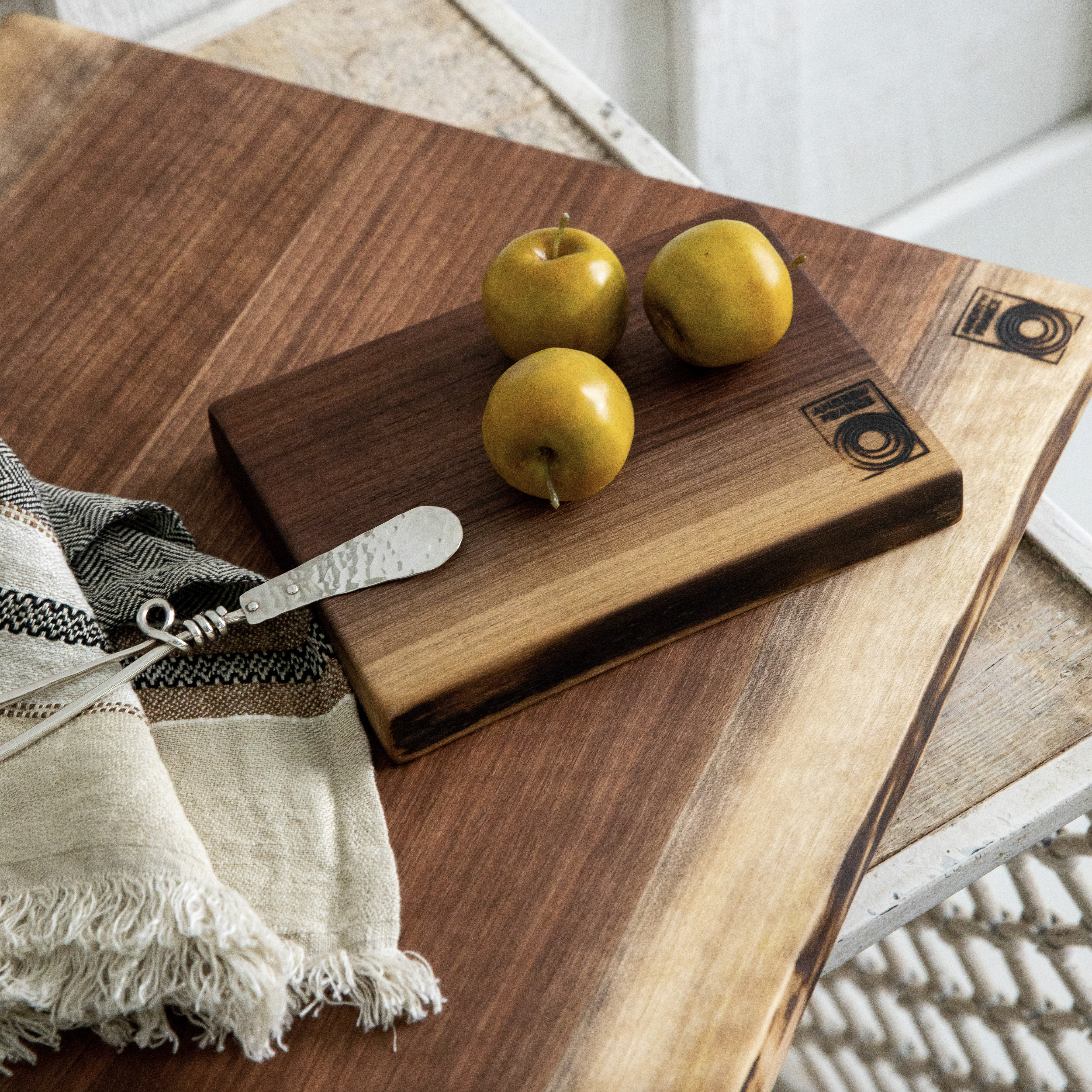 Special cutting outlet boards